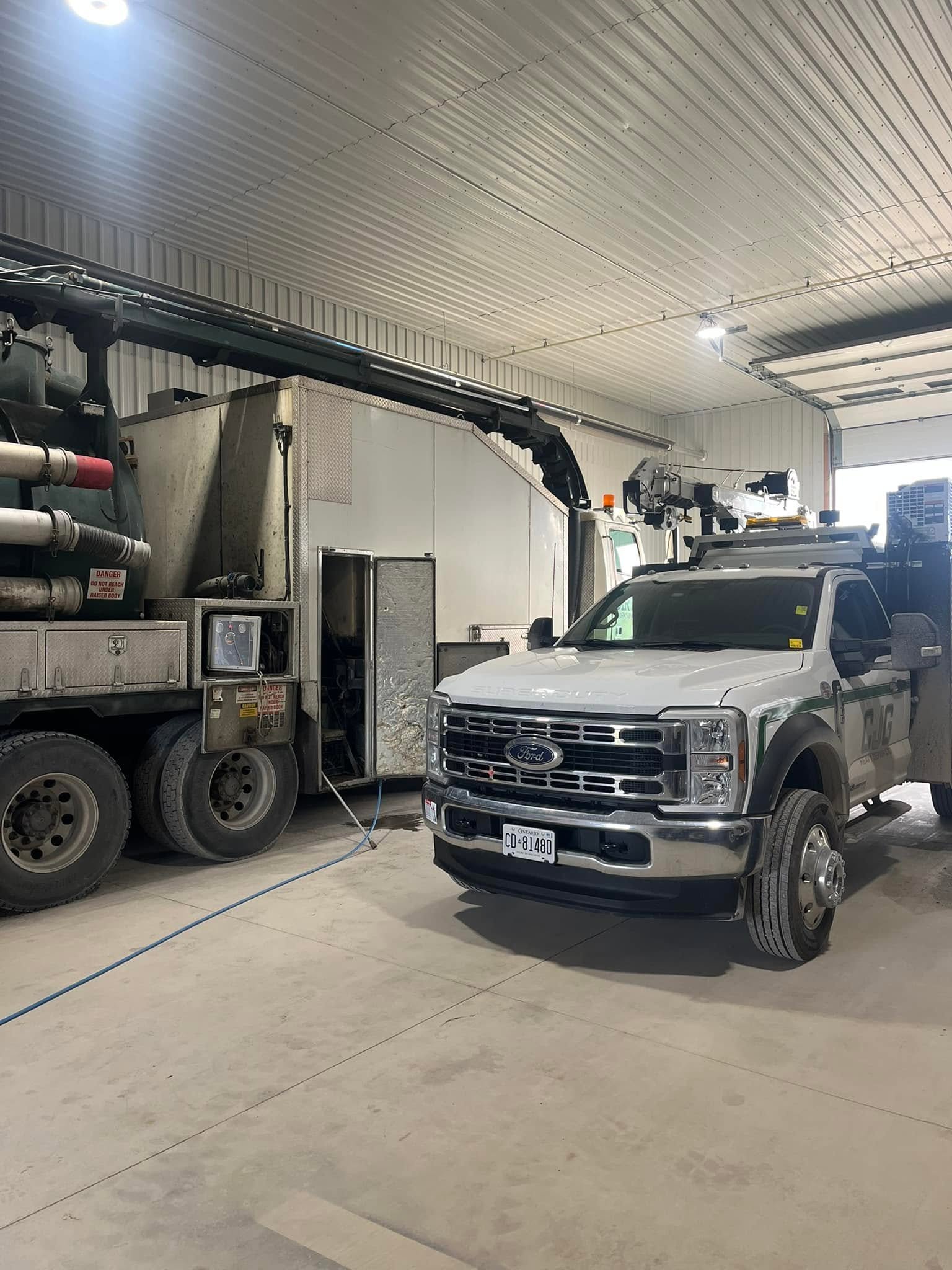 Hydrovac system maintenance and diagnostic service